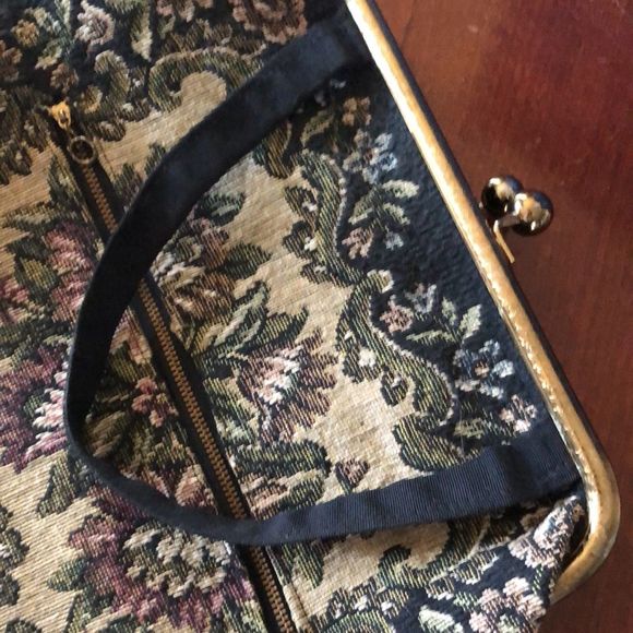 Vintage needlepoint/tapestry black with pink flowers carpet bag - Picture 10 of 10